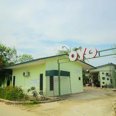 Oyo 1596 Taman Homestay Syariah Dumai Ngoại thất bức ảnh